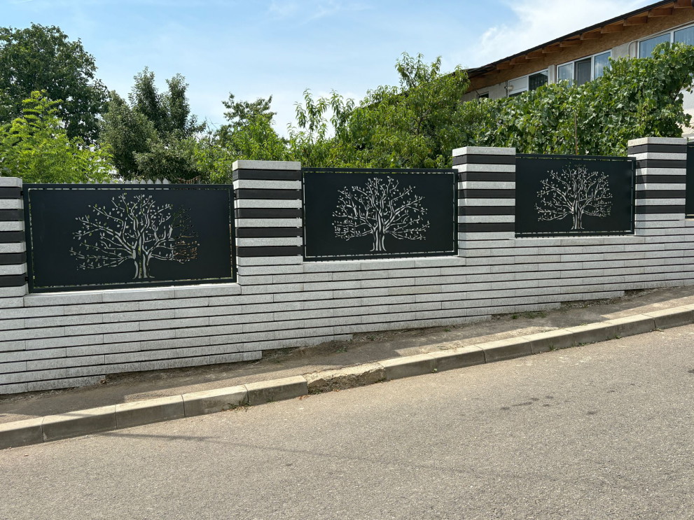 poartă metalică copac decupat Dâmbovița